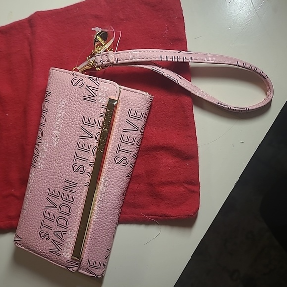Steve madden clutch - Picture 1 of 7